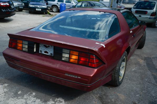 camaro_z28_sera_leiloado_pela_policia_federal_por_1500reais_5